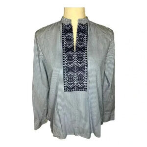 Chaps Women’s Small Blue & White Striped‎ Embroidered Long Sleeved V-Neck Top